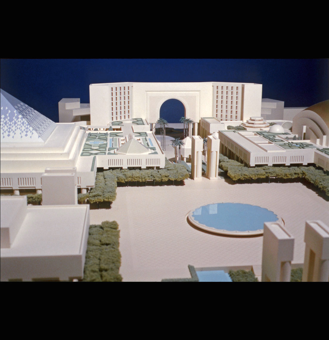 web-algiers-model-courtyard